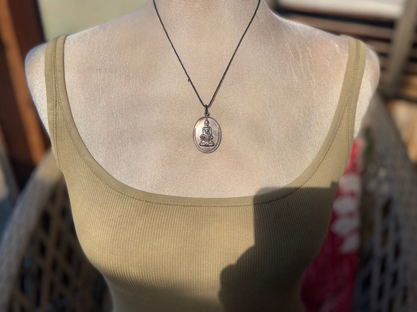 Vintage Thai Buddhist pendant. Antique Buddhist pendant. Thai amulet. Buddha necklace. Buddha jewellery. Yoga jewellery. Vintage necklaces.