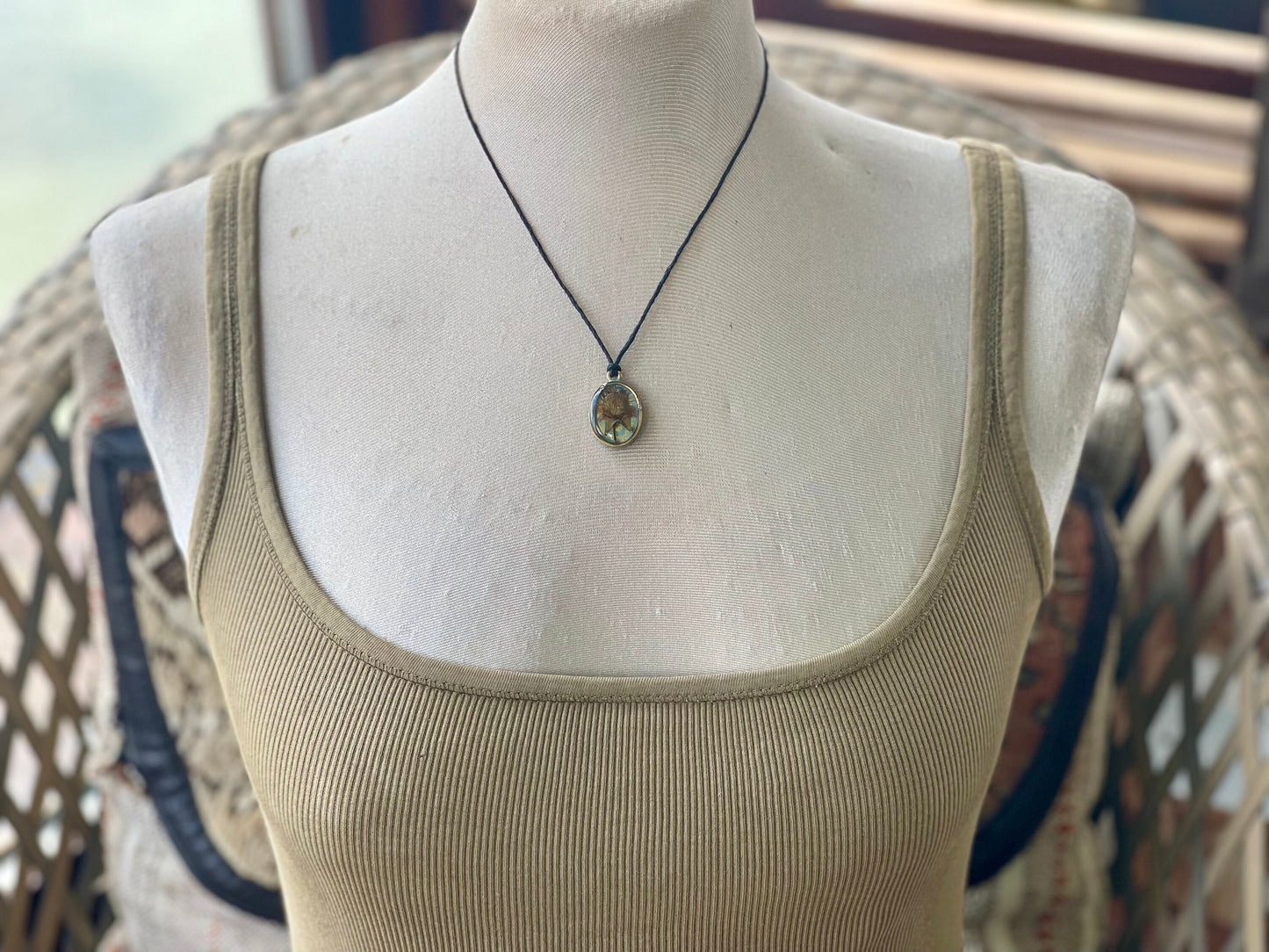 Geum 'Prinses Juliana' flower necklace, handmade necklace. Romantic gift for her, gift for gardener, flower pendants , boho flower necklaces