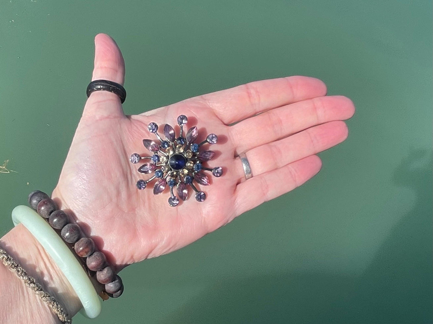 Vintage purple brooch, vintage jewellery, retro jewellery, purple jewellery, eco jewellery, eco friendly gifts for her, ethical jewellery