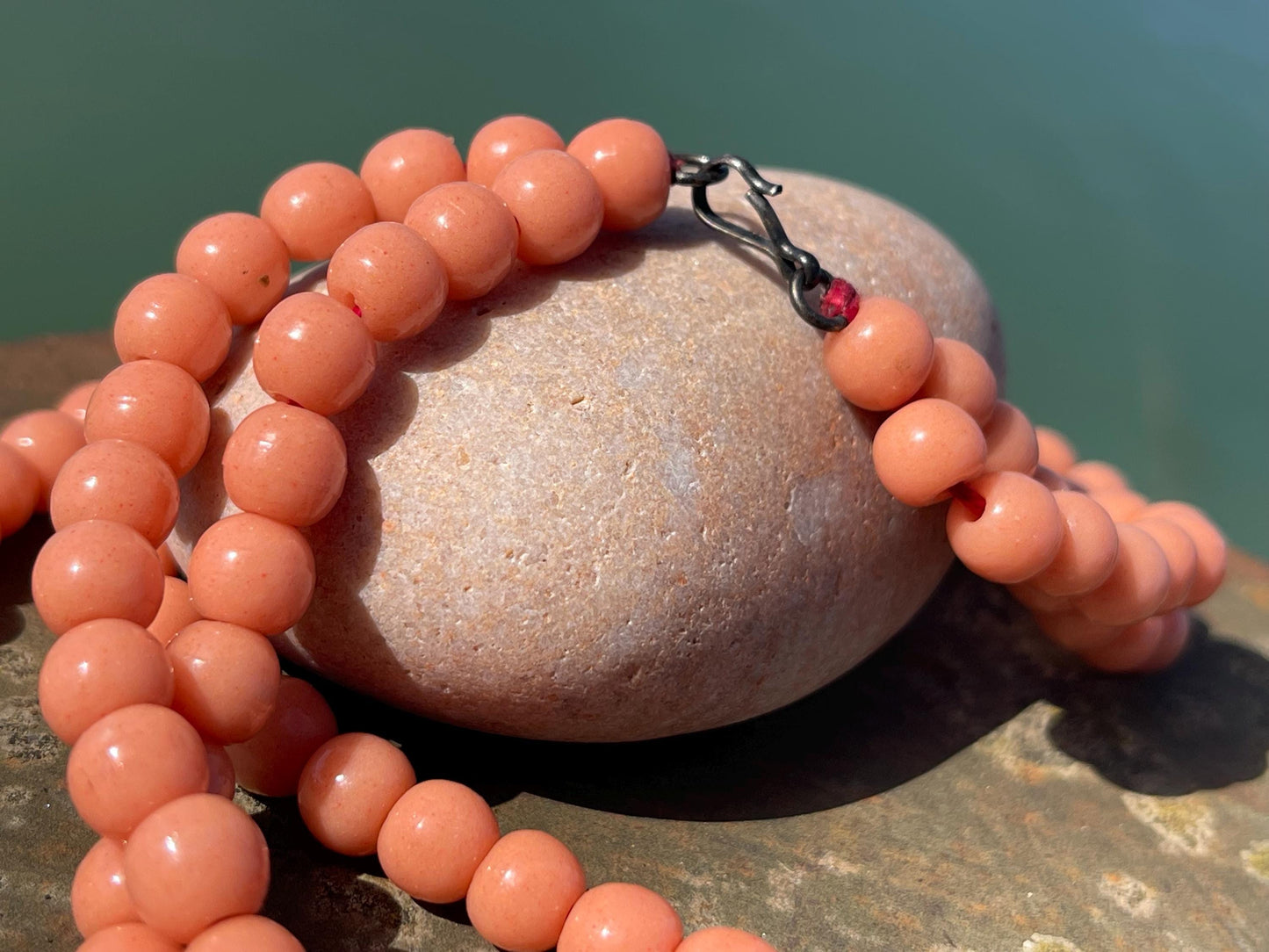 Stunning vintage necklace. Peach glass beads. Wedding jewellery. Eco friendly jewellery. Ehical jewellery, short length.