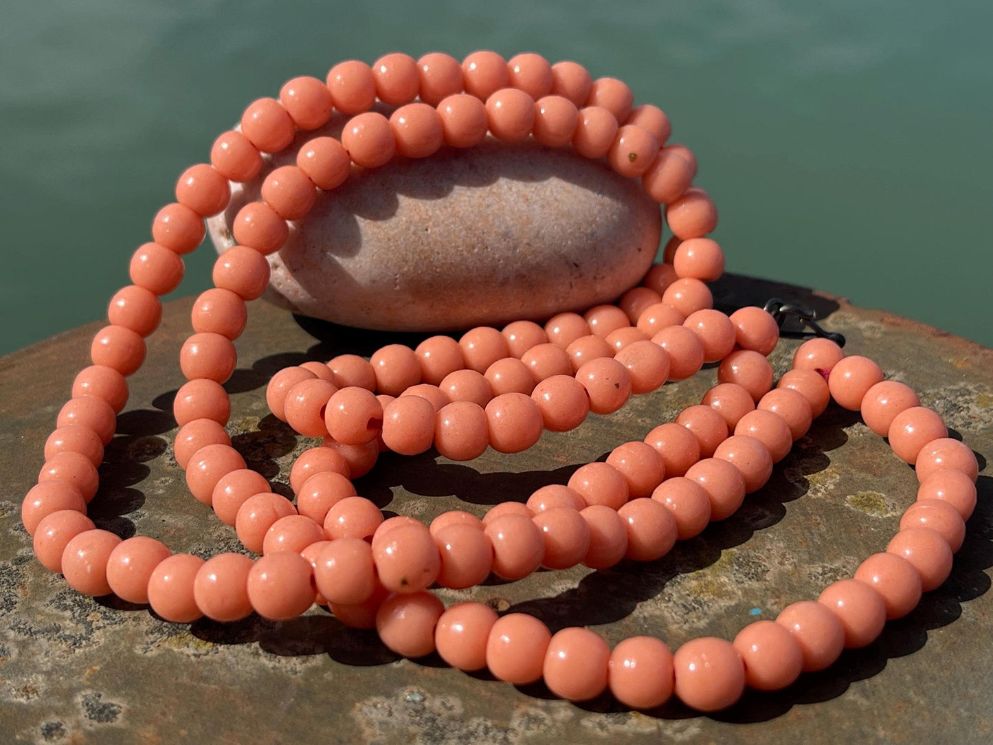 Stunning vintage necklace. Peach glass beads. Wedding jewellery. Eco friendly jewellery. Ehical jewellery, short length.