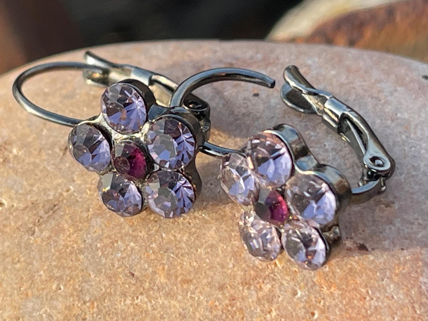 Vintage clip on earrings, vintage jewellery, ethical jewellery, boho jewellery, retro clip on earrings, eco friendly gifts, flower earrings