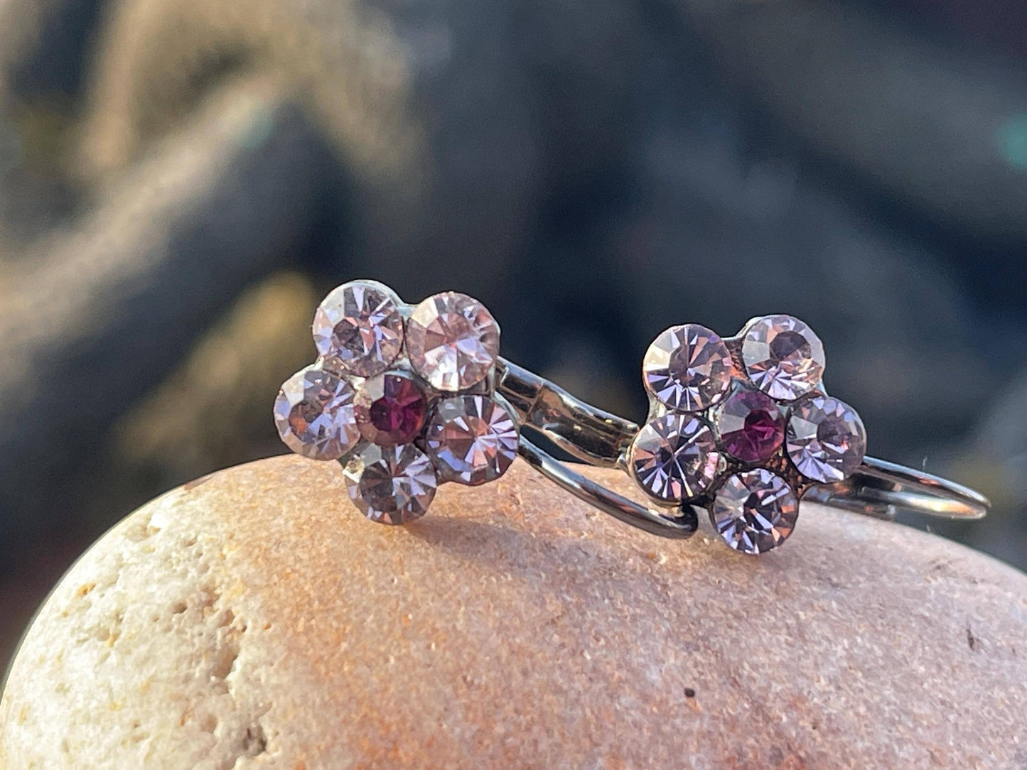 Vintage clip on earrings, vintage jewellery, ethical jewellery, boho jewellery, retro clip on earrings, eco friendly gifts, flower earrings