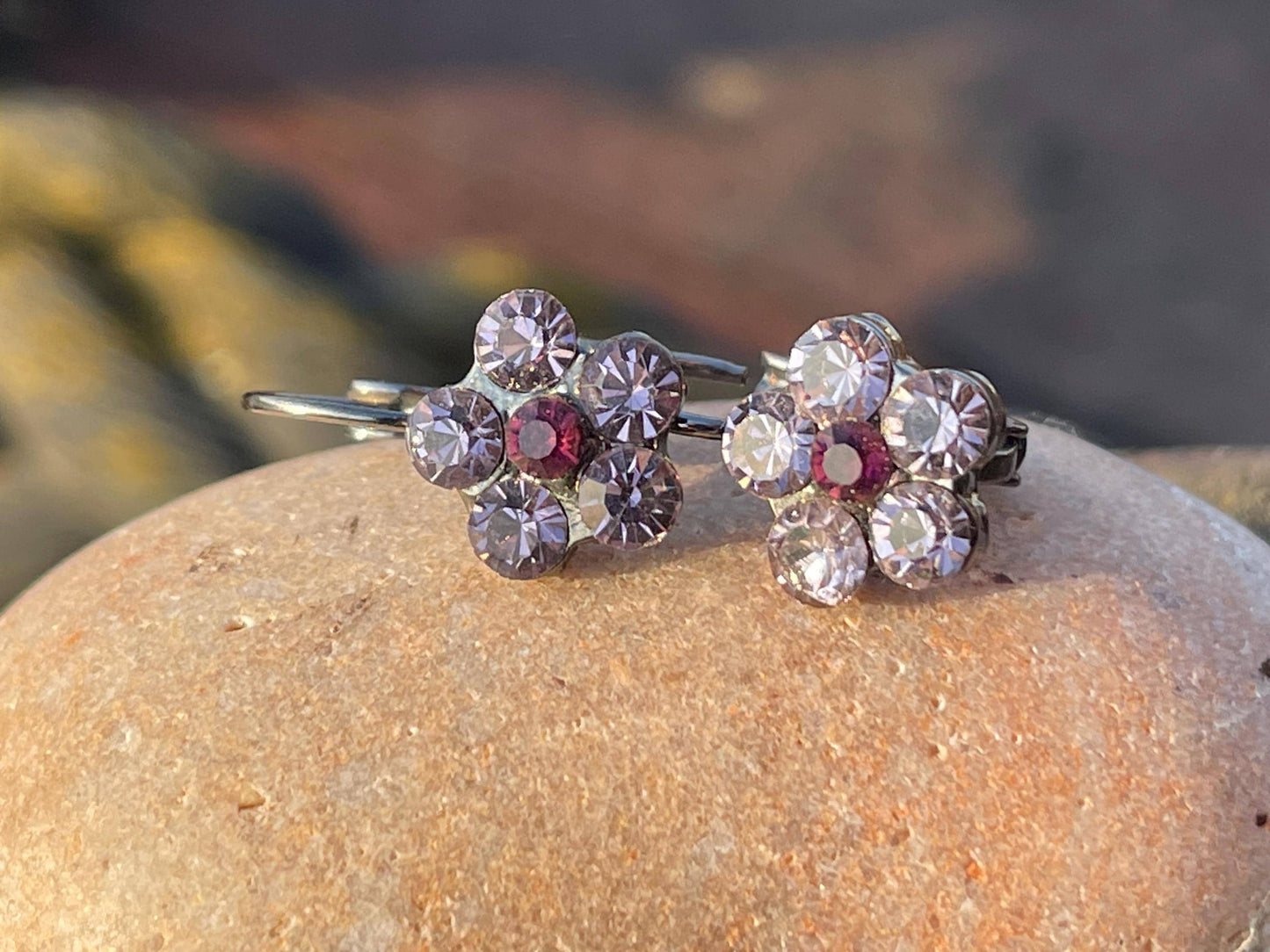 Vintage clip on earrings, vintage jewellery, ethical jewellery, boho jewellery, retro clip on earrings, eco friendly gifts, flower earrings