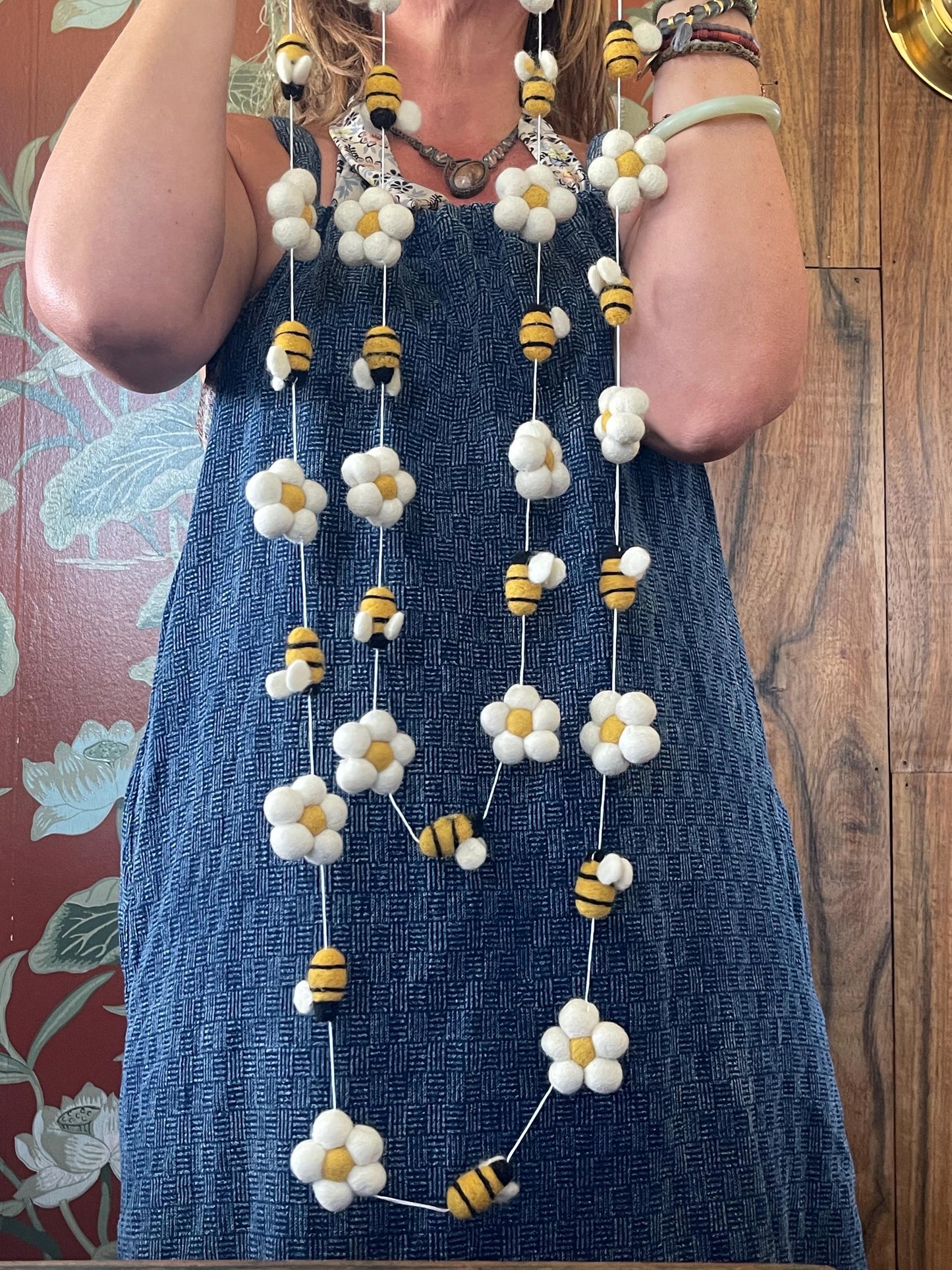 Bee garland for the home, garden, festivals, parties and weddings. Bee decorations. Flower garlands. Boho decorations for the home.