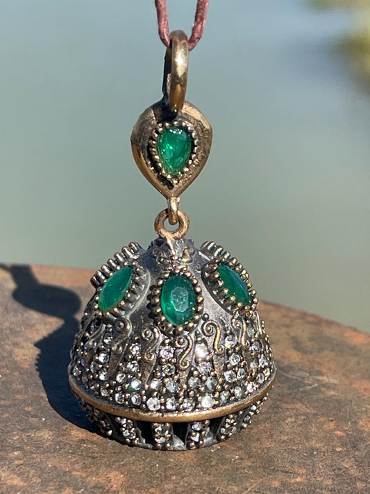 Fabulous vintage necklace, large necklace, boho vintage jewellery, ethical jewellery, green statement jewellery. Ethical gifts.