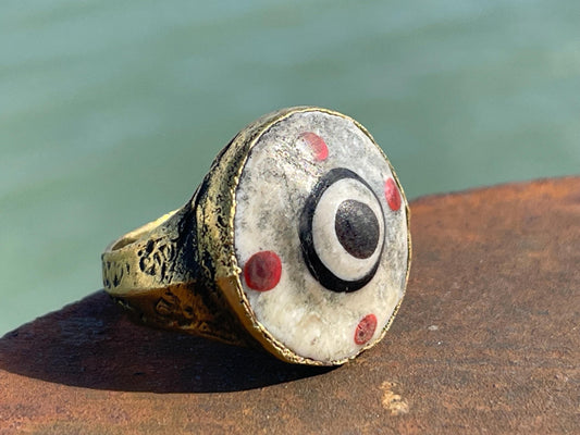 Fabulous vintage ring, large white ring, boho vintage jewellery, ethical jewellery, gypsy ring. Gypsy jewellery, statement jewellery