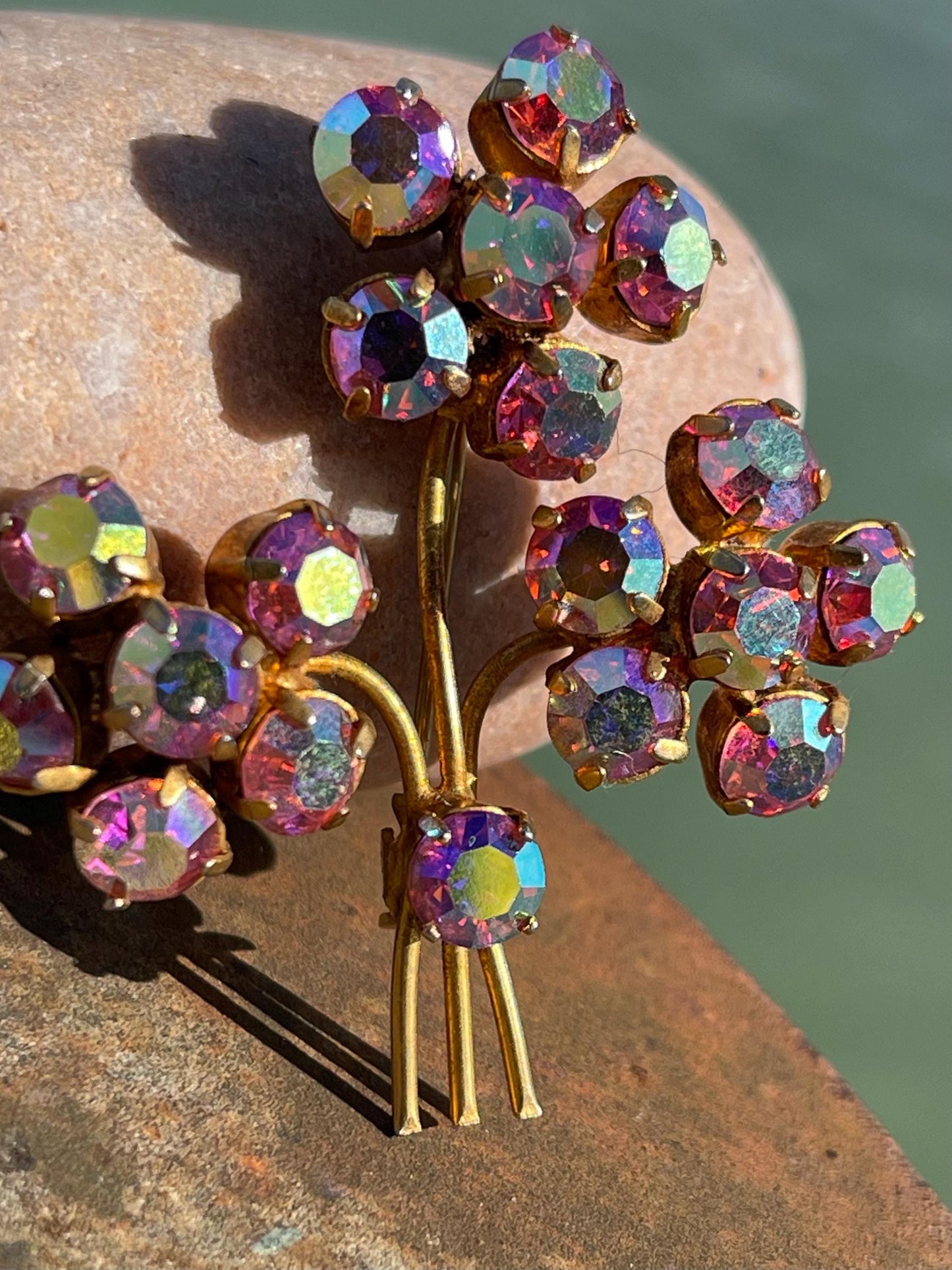 Stunning vintage brooch, vintage jewellery, retro jewellery, flower brooch, eco friendly gifts for her, ethical jewellery, daisy brooch