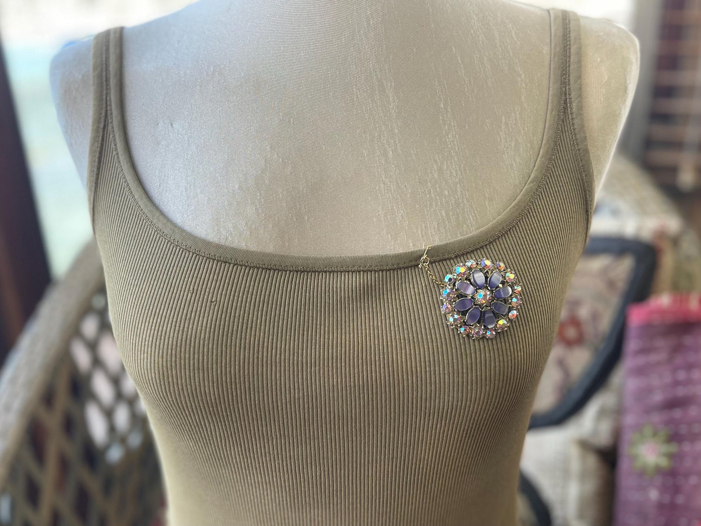 Stunning vintage brooch, vintage jewellery, retro jewellery, flower brooch, eco friendly gifts for her, ethical jewellery, purple jewellery