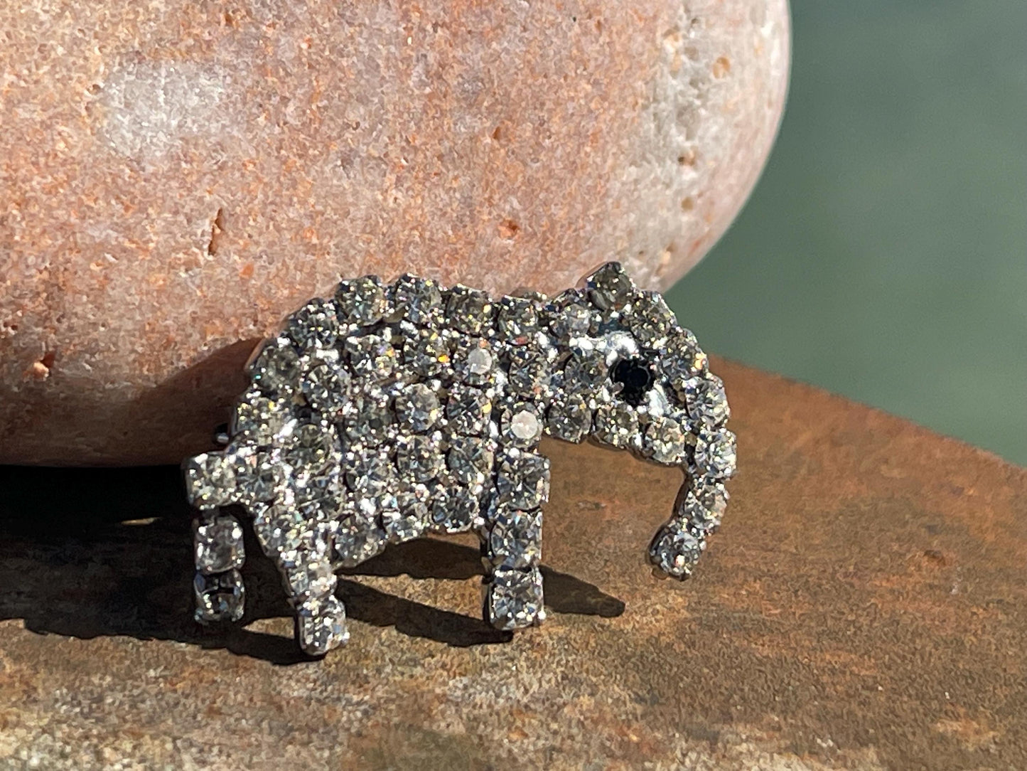 Little elephant brooch, vintage jewellery, retro jewellery, unusual jewellery, elephant jewellery, eco friendly gifts, ethical jewellery