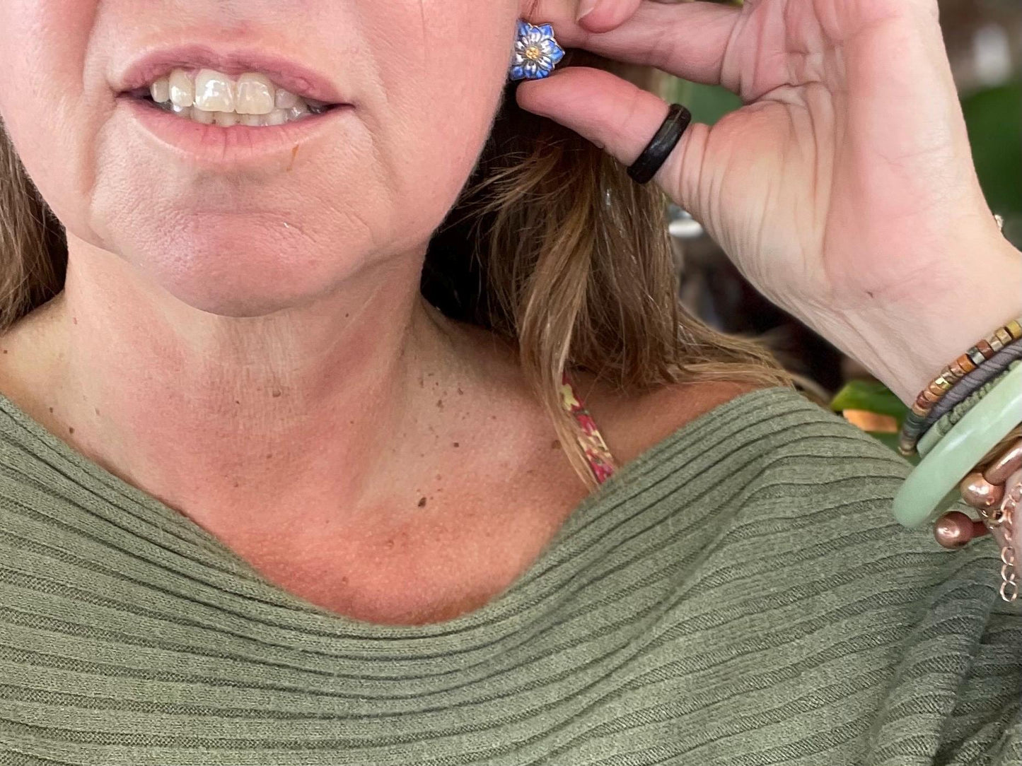 Vintage clip on earrings, vintage jewellery, ethical jewellery, boho jewellery, retro clip on earrings, eco friendly gifts, flower earrings