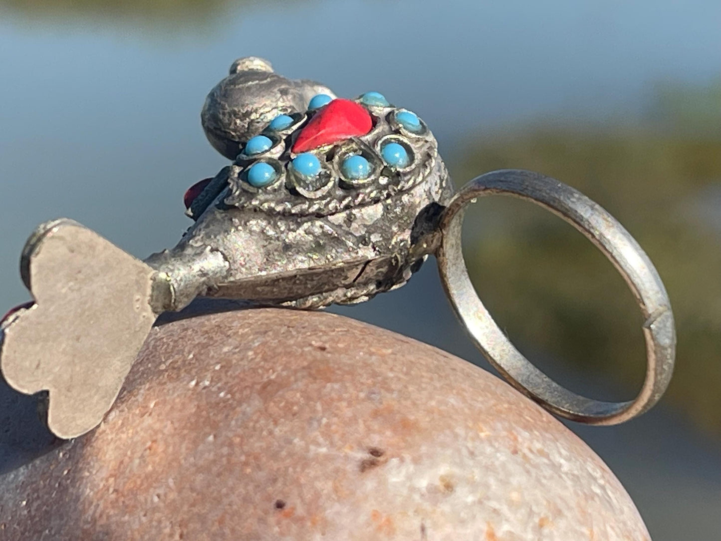 Large vintage bird ring, silver bird ring, vintage jewellery, boho jewellery, ethical jewellery, gypsy ring. Gypsy jewellery, red bird ring