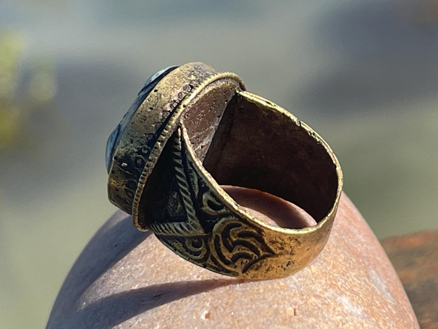 Fabulous vintage ring, large black ring, boho vintage jewellery, ethical jewellery, gypsy ring. Gypsy jewellery, statement jewellery