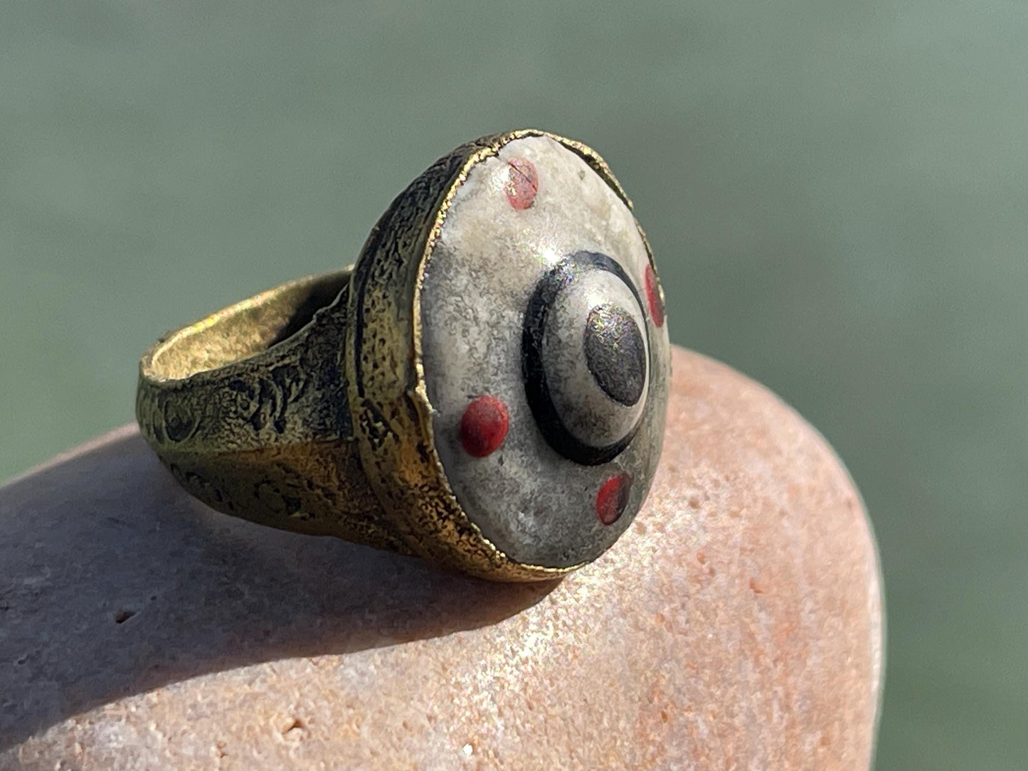 Fabulous vintage ring, large white ring, boho vintage jewellery, ethical jewellery, gypsy ring. Gypsy jewellery, statement jewellery