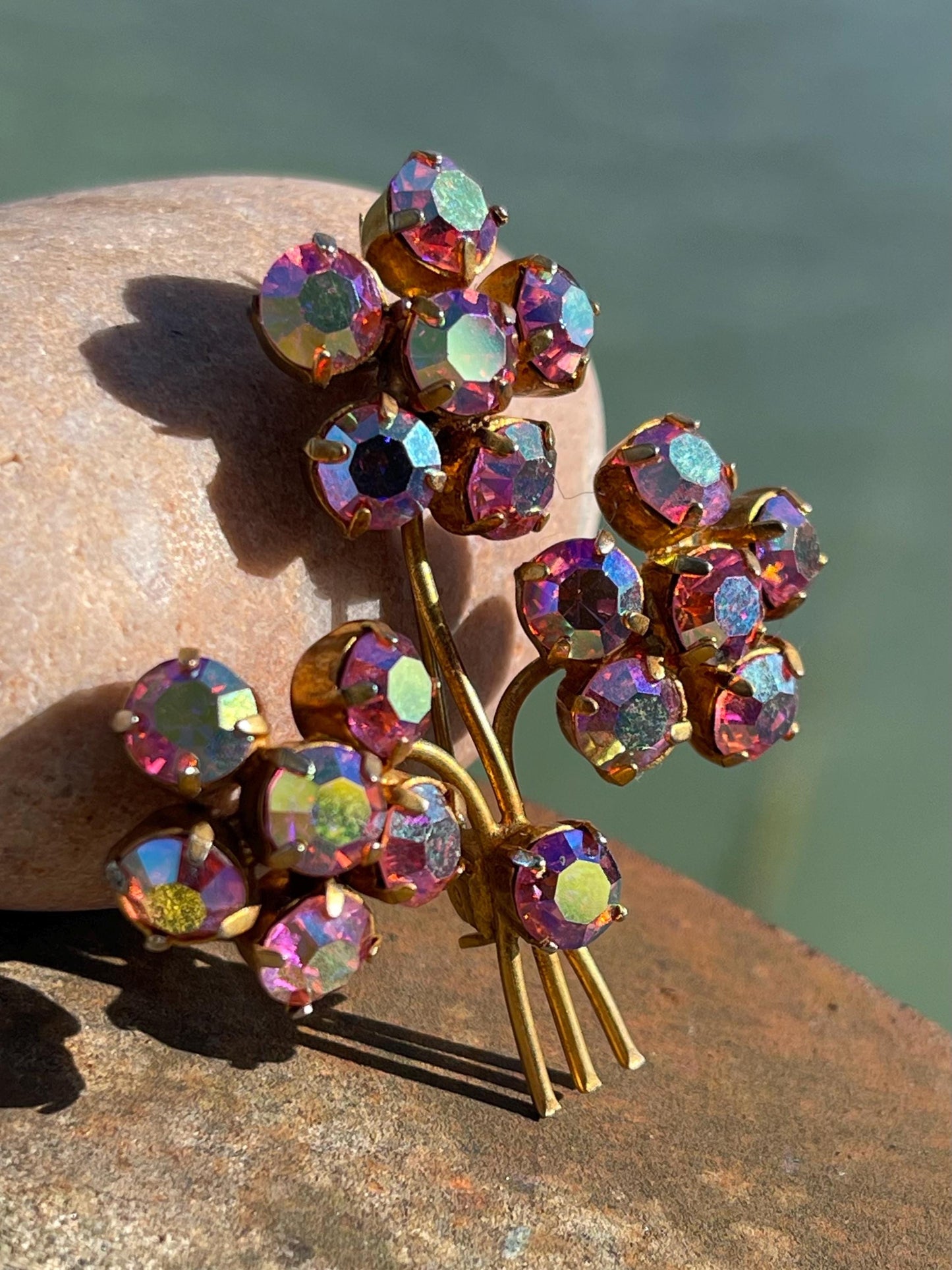 Stunning vintage brooch, vintage jewellery, retro jewellery, flower brooch, eco friendly gifts for her, ethical jewellery, daisy brooch