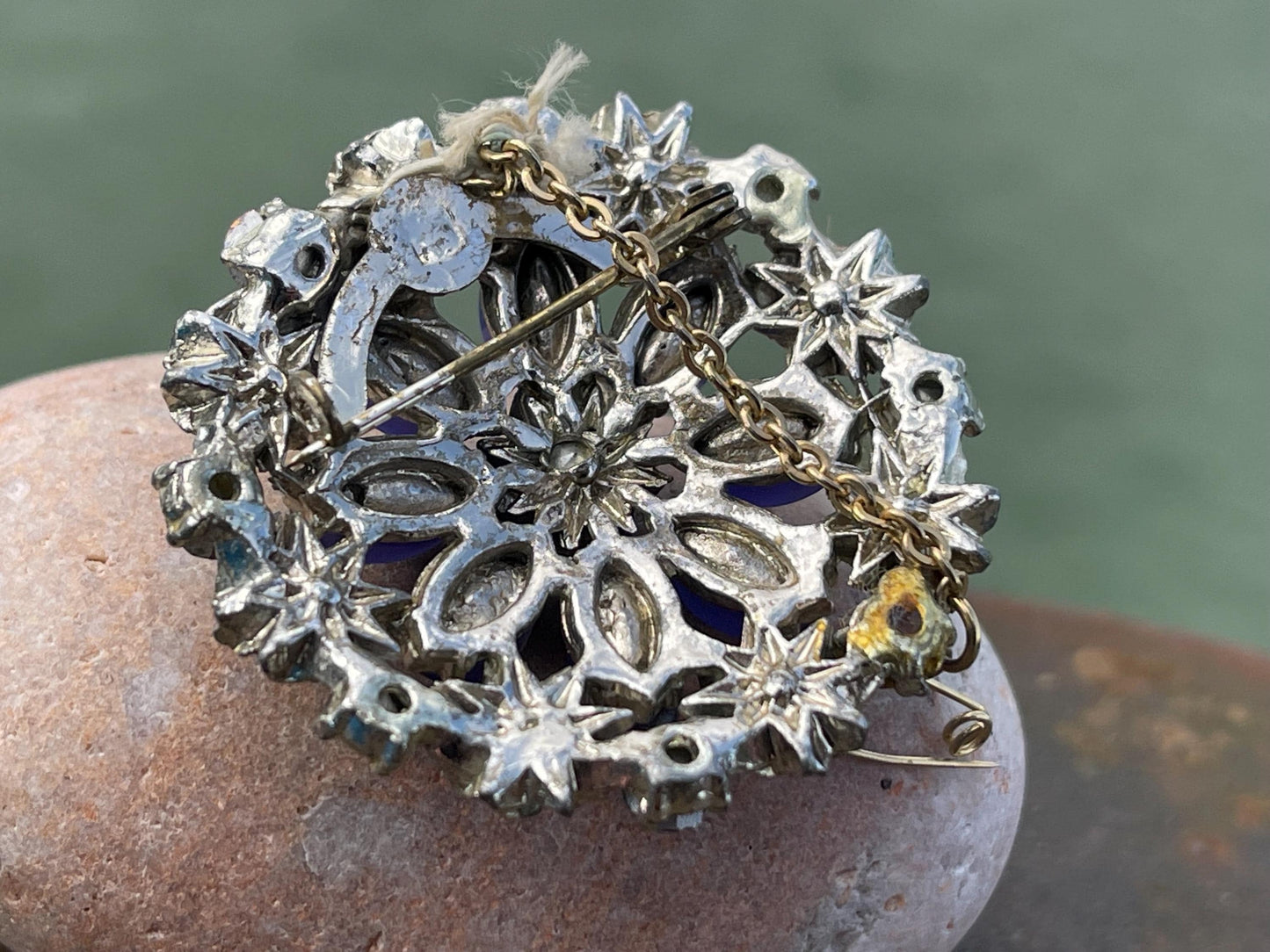 Stunning vintage brooch, vintage jewellery, retro jewellery, flower brooch, eco friendly gifts for her, ethical jewellery, purple jewellery