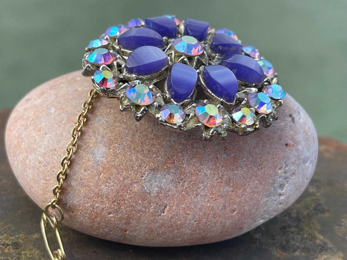 Stunning vintage brooch, vintage jewellery, retro jewellery, flower brooch, eco friendly gifts for her, ethical jewellery, purple jewellery