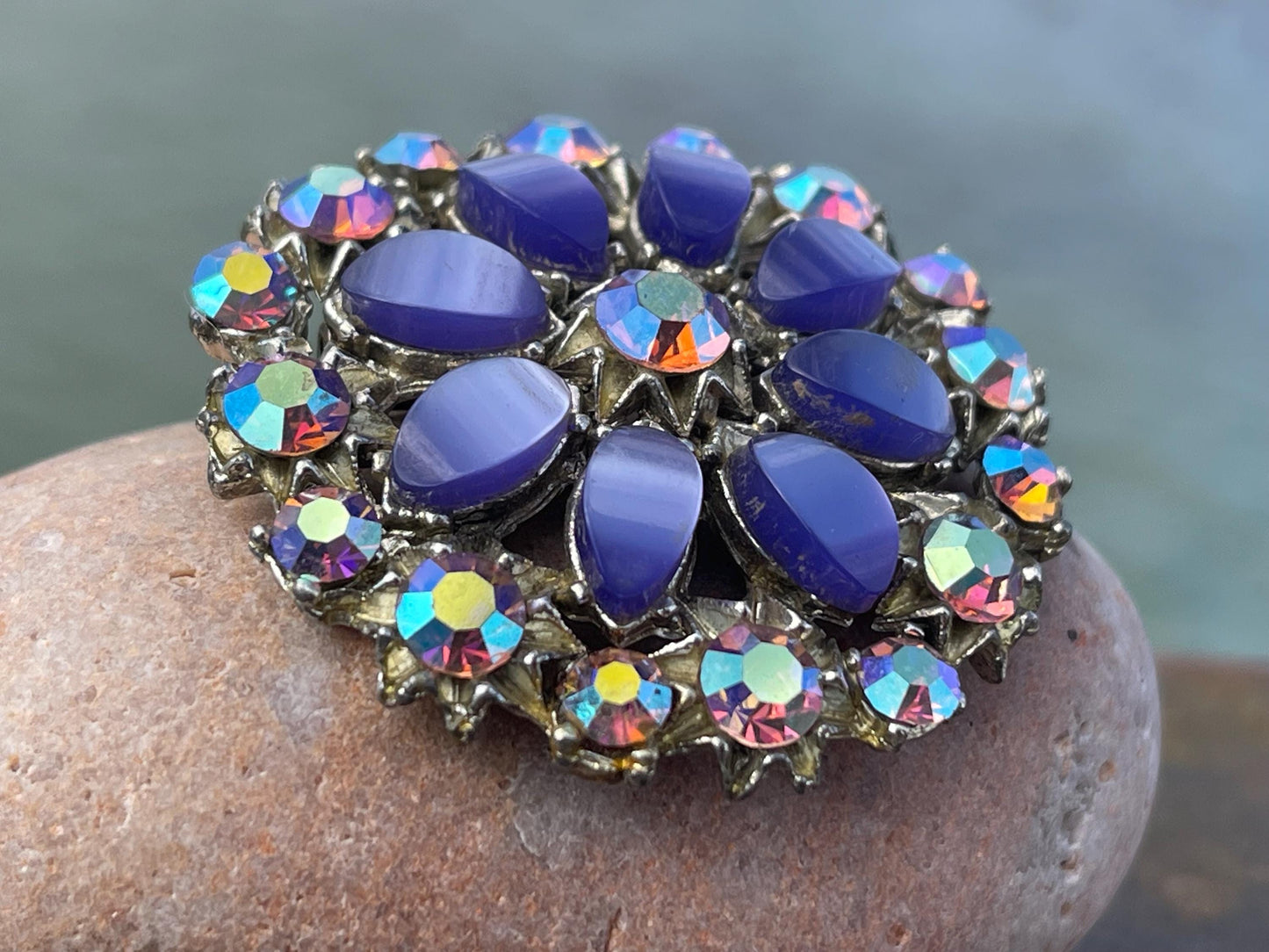 Stunning vintage brooch, vintage jewellery, retro jewellery, flower brooch, eco friendly gifts for her, ethical jewellery, purple jewellery