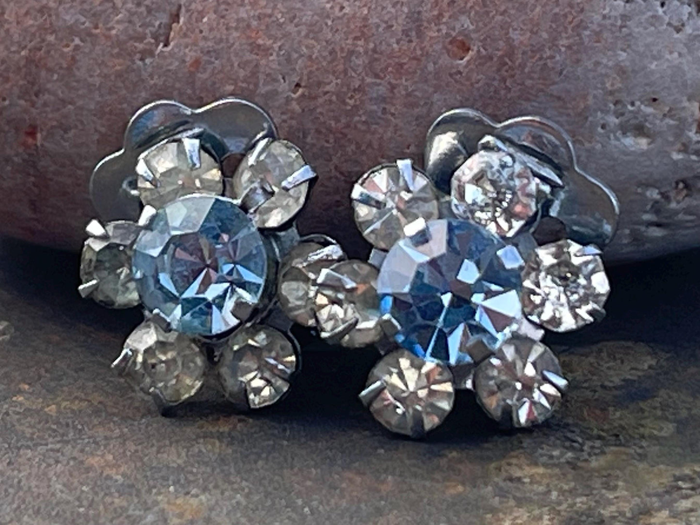 Vintage clip on earrings, vintage jewellery, ethical jewellery, boho jewellery, retro clip on earrings, eco friendly gifts, flower earrings