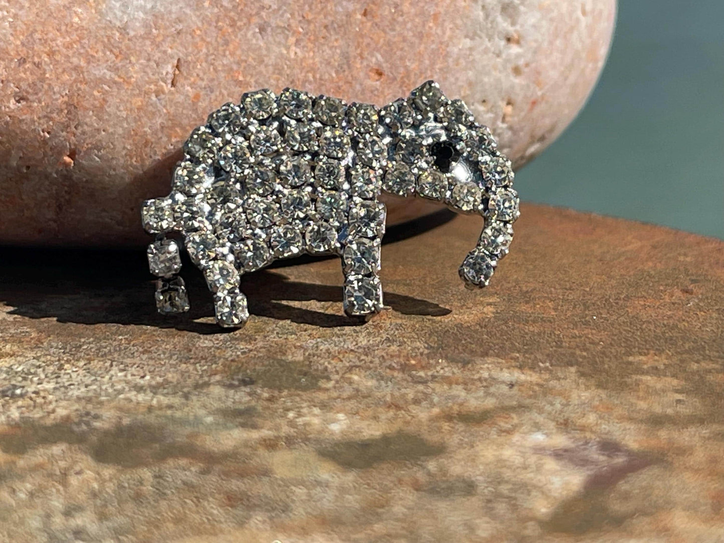 Little elephant brooch, vintage jewellery, retro jewellery, unusual jewellery, elephant jewellery, eco friendly gifts, ethical jewellery