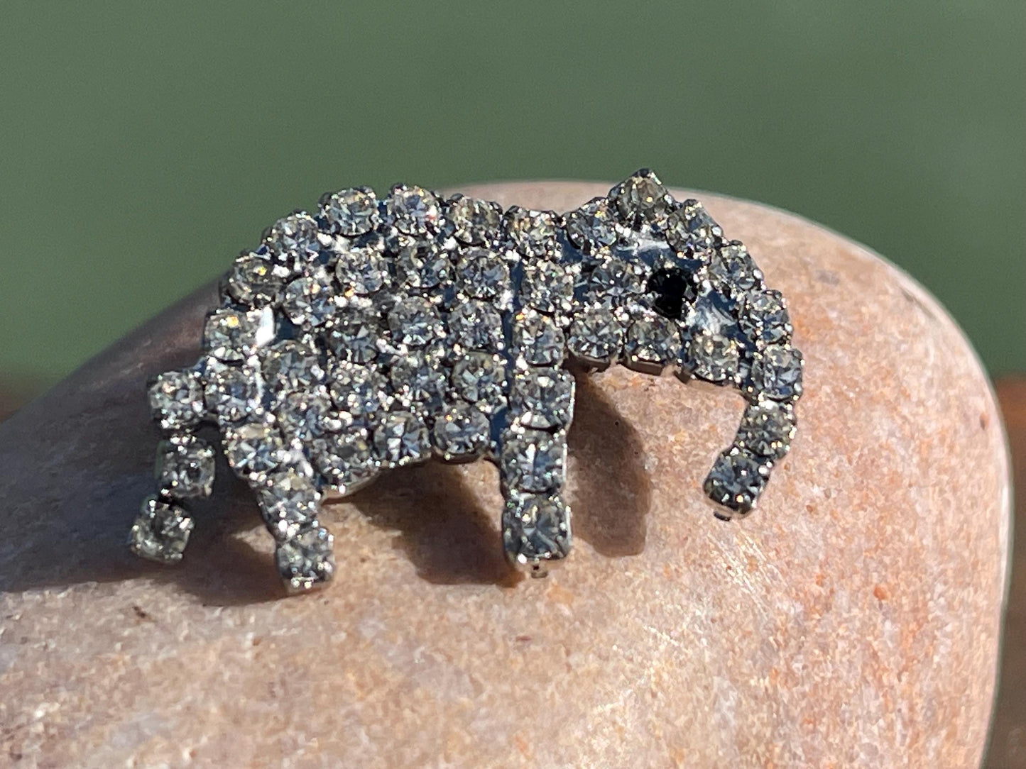 Little elephant brooch, vintage jewellery, retro jewellery, unusual jewellery, elephant jewellery, eco friendly gifts, ethical jewellery