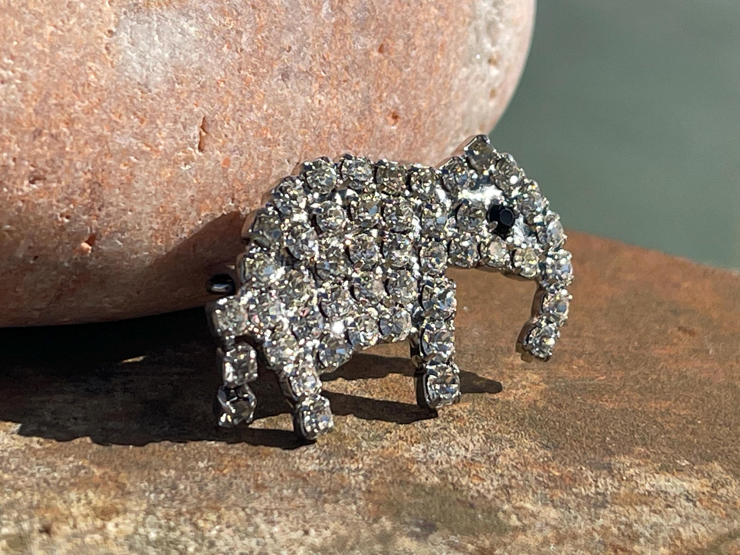 Little elephant brooch, vintage jewellery, retro jewellery, unusual jewellery, elephant jewellery, eco friendly gifts, ethical jewellery