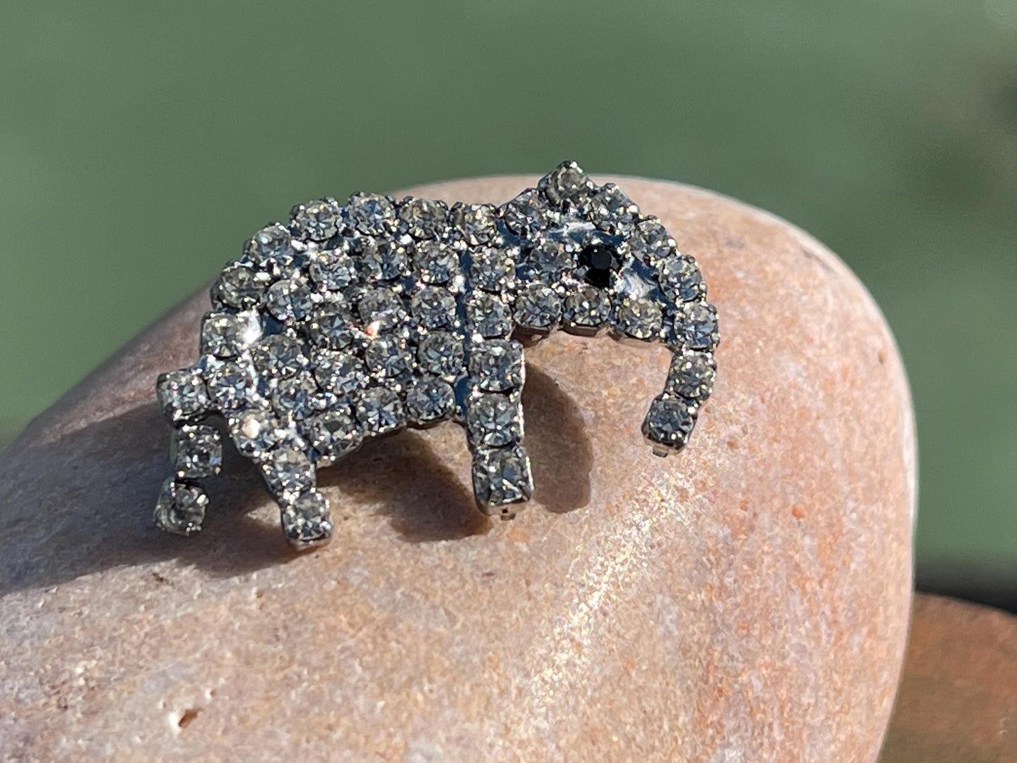 Little elephant brooch, vintage jewellery, retro jewellery, unusual jewellery, elephant jewellery, eco friendly gifts, ethical jewellery