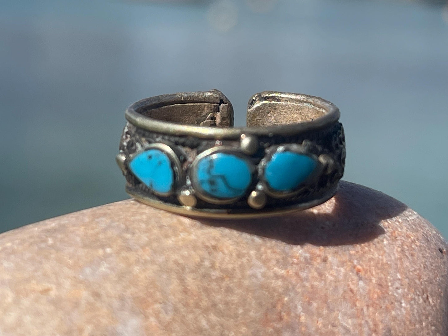 Fabulous vintage ring, old turquoise ring, boho vintage jewellery, ethical jewellery, gypsy ring. Gypsy jewellery, statement jewellery