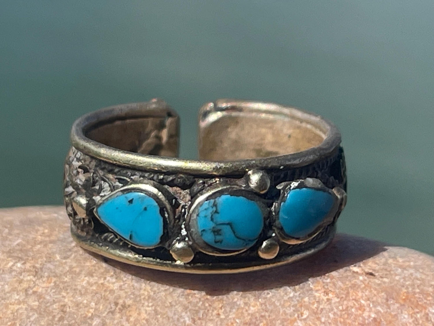 Fabulous vintage ring, old turquoise ring, boho vintage jewellery, ethical jewellery, gypsy ring. Gypsy jewellery, statement jewellery