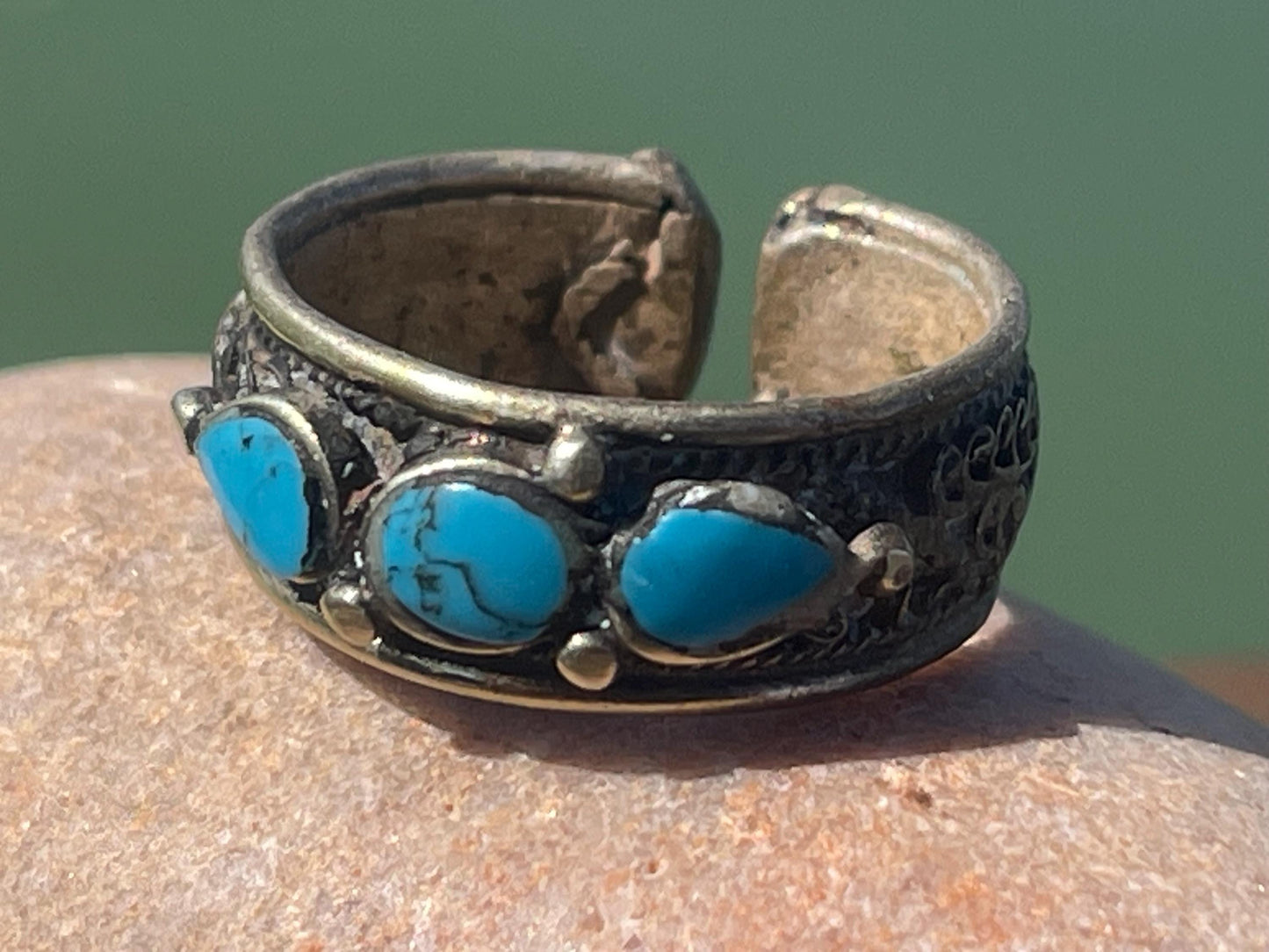 Fabulous vintage ring, old turquoise ring, boho vintage jewellery, ethical jewellery, gypsy ring. Gypsy jewellery, statement jewellery
