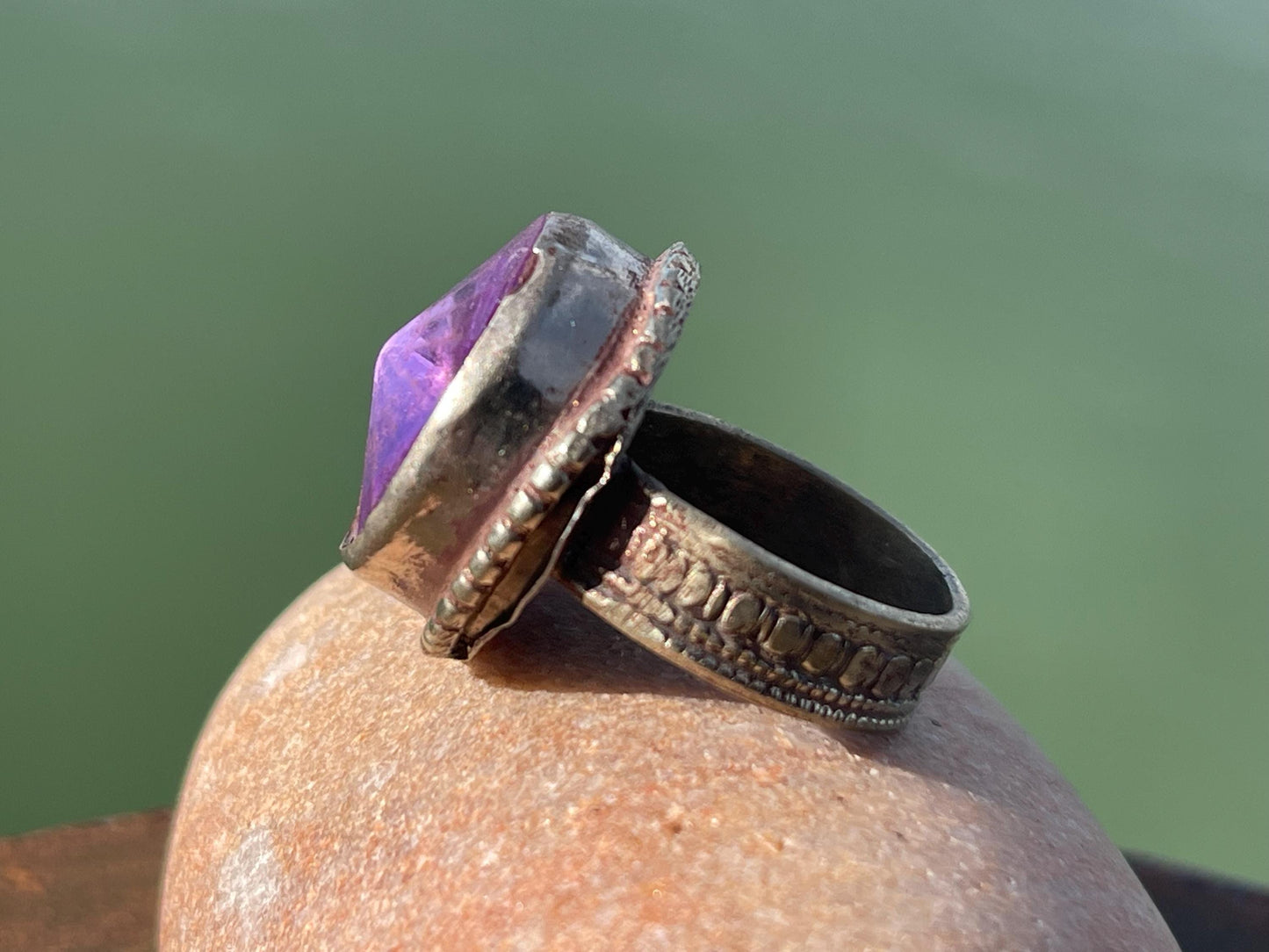 Fabulous purple vintage ring, large purple ring, boho vintage jewellery, ethical jewellery, gypsy ring. Gypsy jewellery, statement jewellery