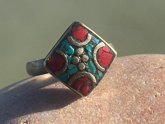 Fabulous vintage turquoise ring, silver & red ring, boho vintage jewellery, ethical jewellery, gypsy ring. Eco friendly jewellery.