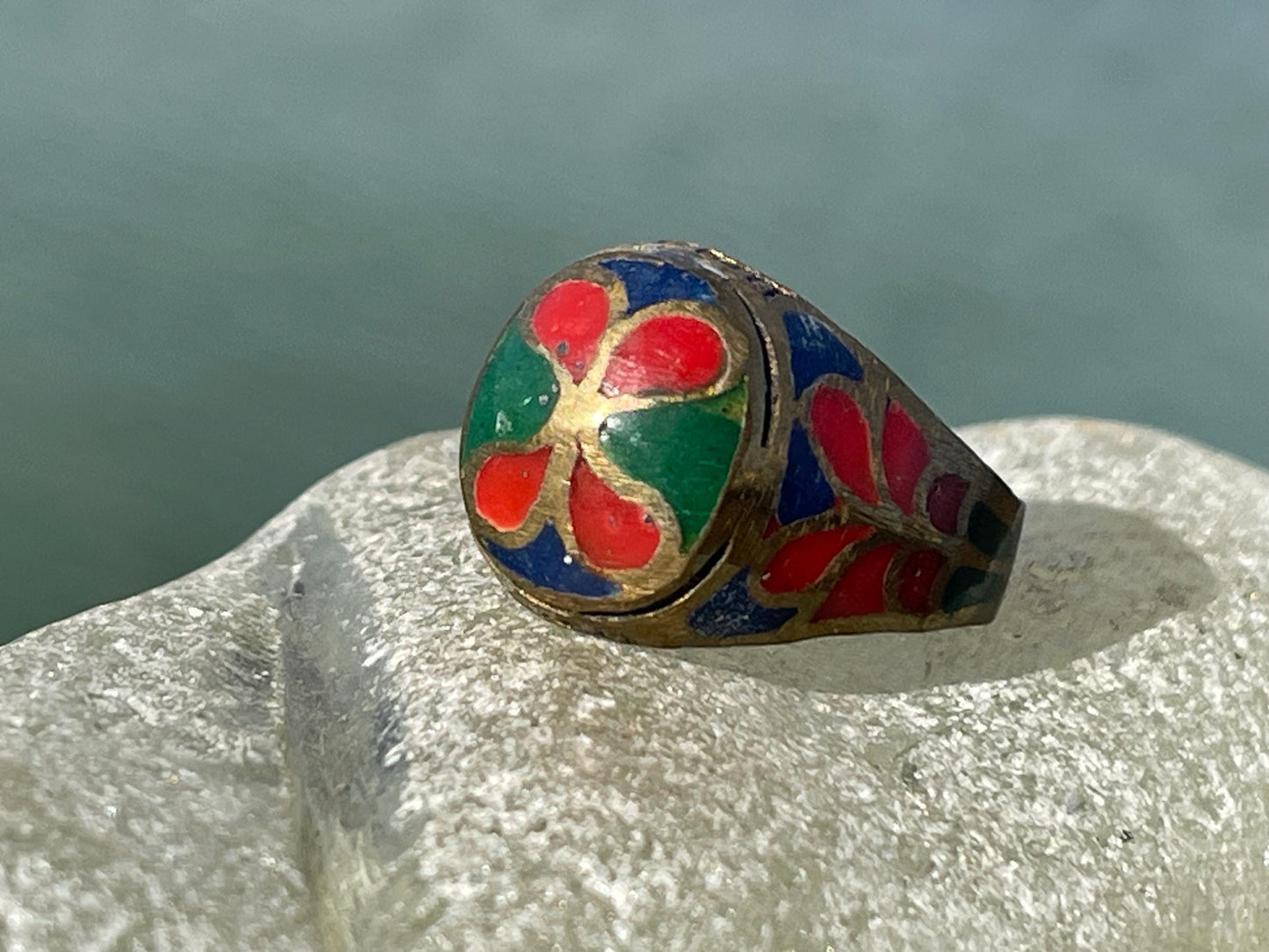 Fabulous festive red and green ring, boho vintage jewellery, ethical jewellery, gypsy ring. Gypsy jewellery. Christmas ring.
