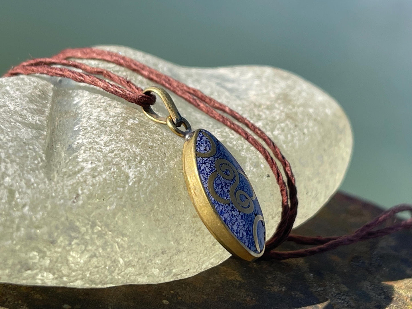 Beautiful little lapis necklace, lapis pendant, vintage jewellery, ethical jewellery, gemstone pendant, boho necklace, unique necklace