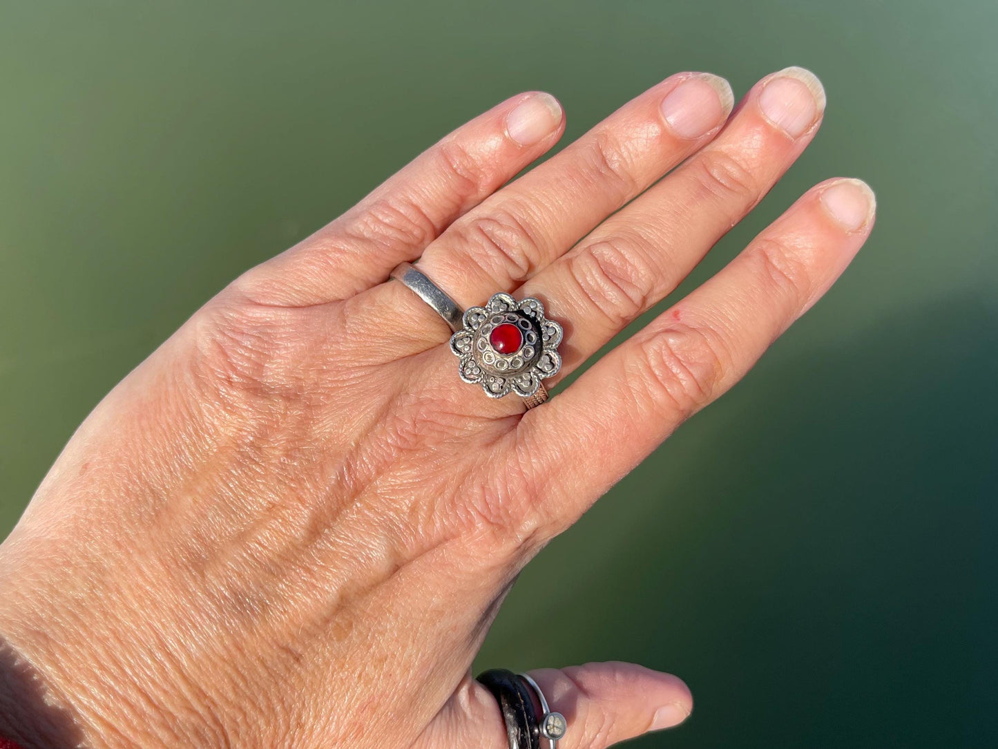 Fabulous vintage flower ring, silver & red ring, boho vintage jewellery, ethical jewellery, gypsy ring. Gypsy jewellery, statement jewellery