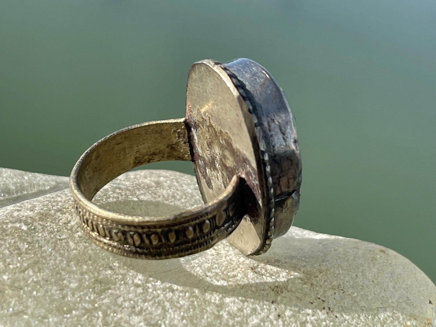 Fabulous vintage ring, large green ring, boho vintage jewellery, ethical jewellery, gypsy ring. Gypsy jewellery, statement jewellery