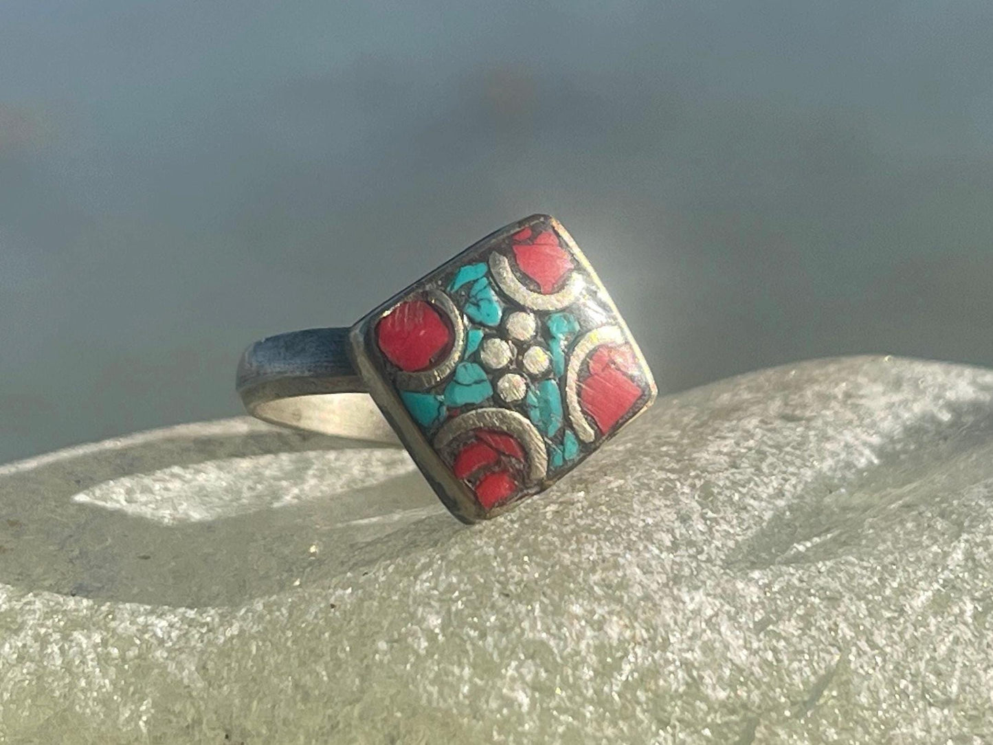 Fabulous vintage turquoise ring, silver & red ring, boho vintage jewellery, ethical jewellery, gypsy ring. Eco friendly jewellery.