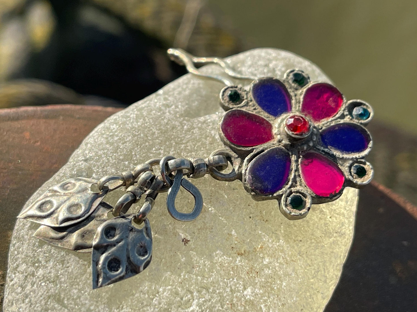 Unusual vintage tie clip / brooch, vintage jewellery, retro jewellery, eco friendly gifts, ethical jewellery, flower pin. Flower tie pin.