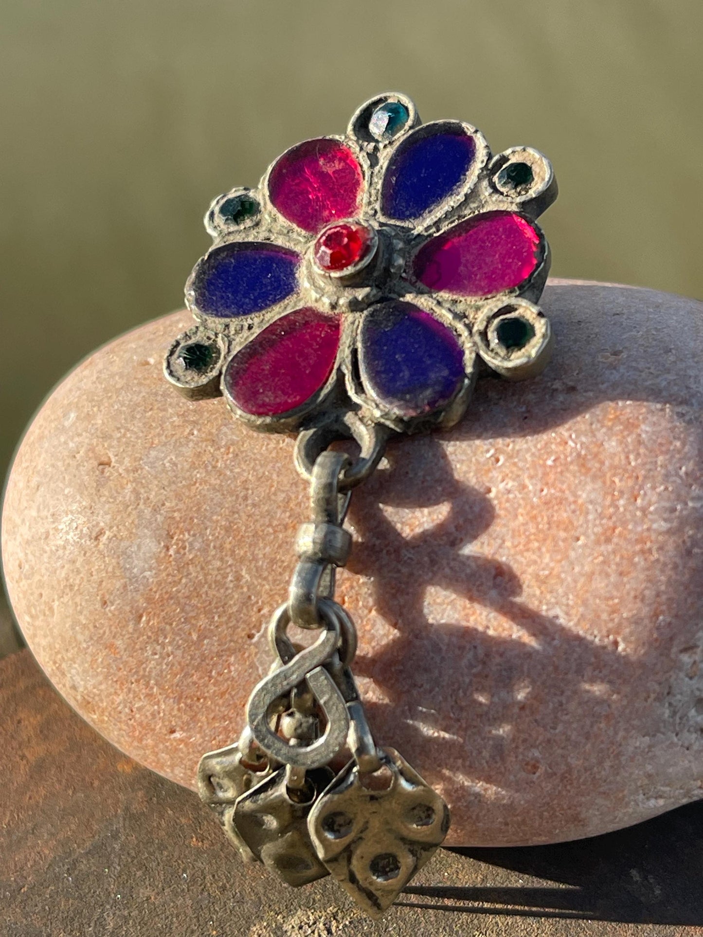 Unusual vintage tie clip / brooch, vintage jewellery, retro jewellery, eco friendly gifts, ethical jewellery, flower pin. Flower tie pin.