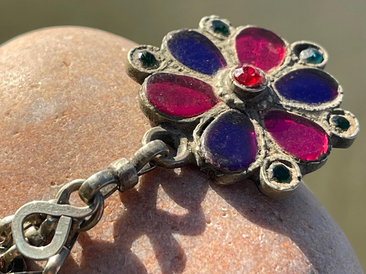 Unusual vintage tie clip / brooch, vintage jewellery, retro jewellery, eco friendly gifts, ethical jewellery, flower pin. Flower tie pin.