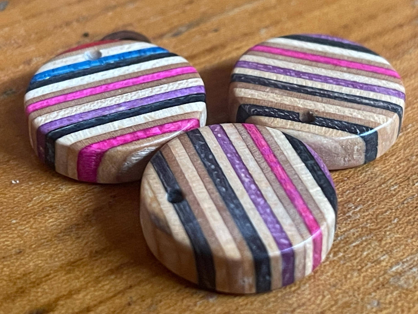 BLUE / PURPLE Handmade pendant made from old skateboards. Skateboard necklace. Gifts for men. Sustainable jewellery. Eco friendly jewellery.