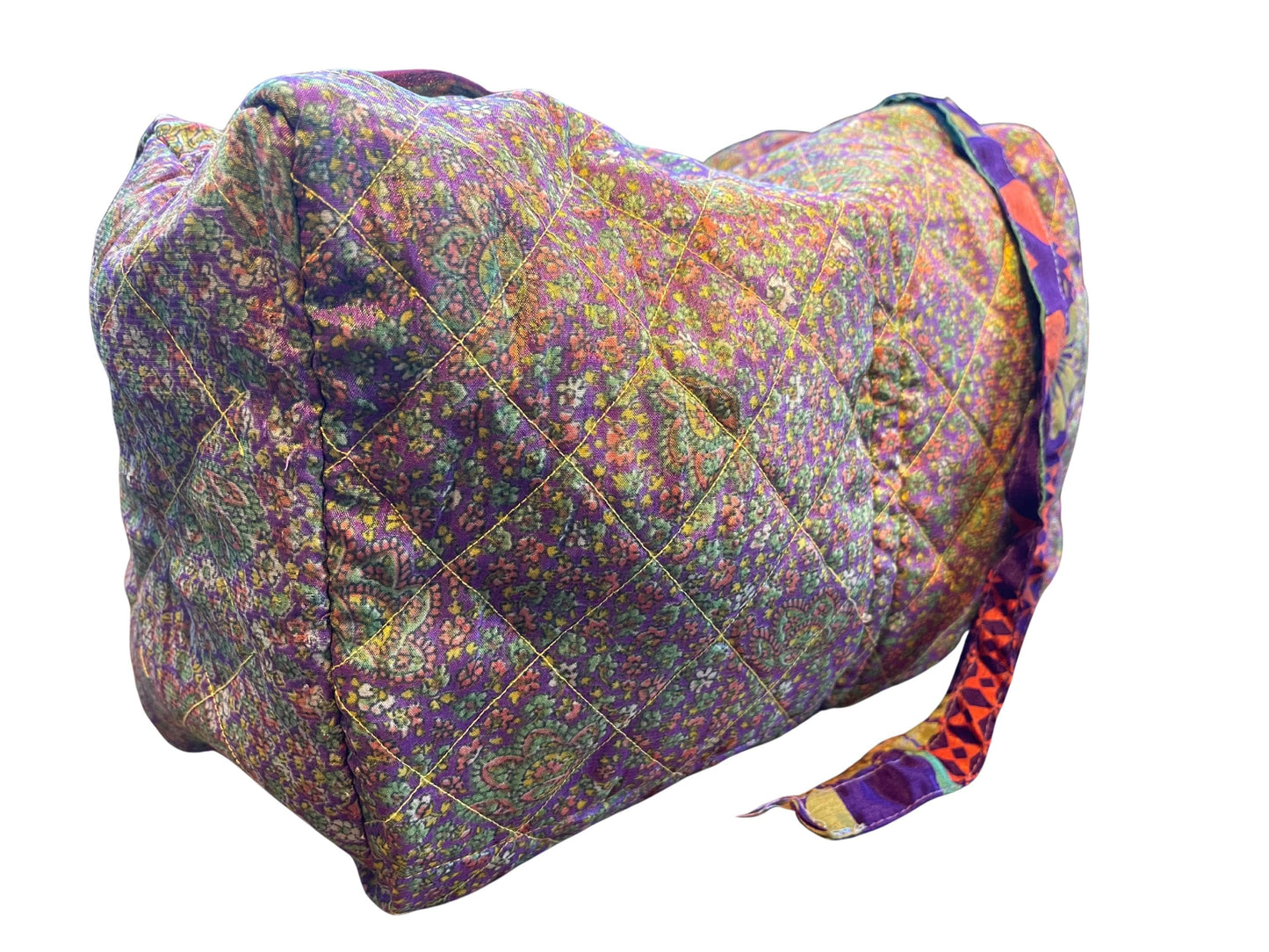 Large zip up recycled wash bag with 4 internal pockets. Wide range of colours. Made from recycled saris. Eco friendly wash bags.