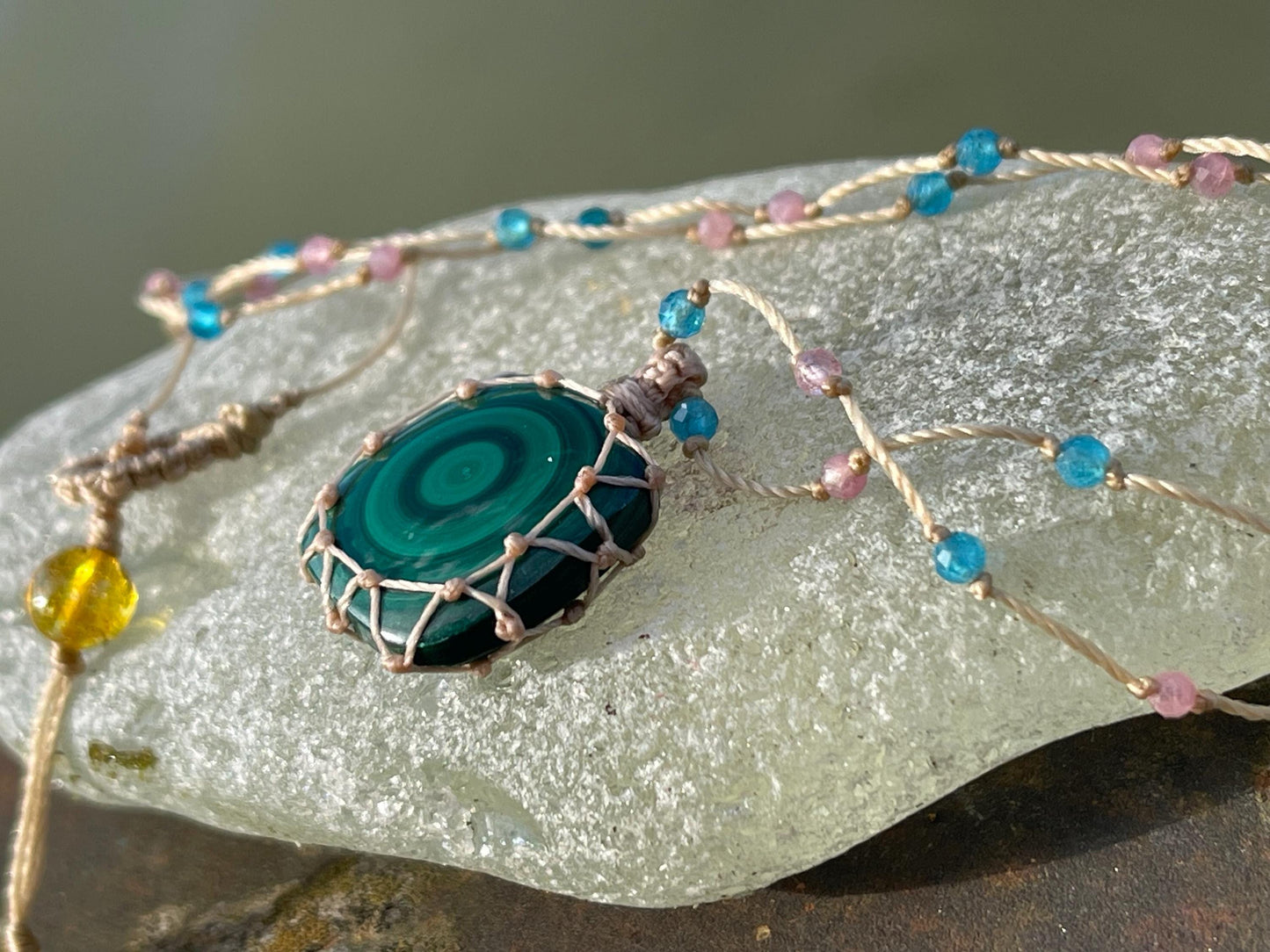 Stunning macrame malachite necklace, malachite pendant, green gemstone, Handmade gemstone necklace, boho gift for her. Macrame jewellery.