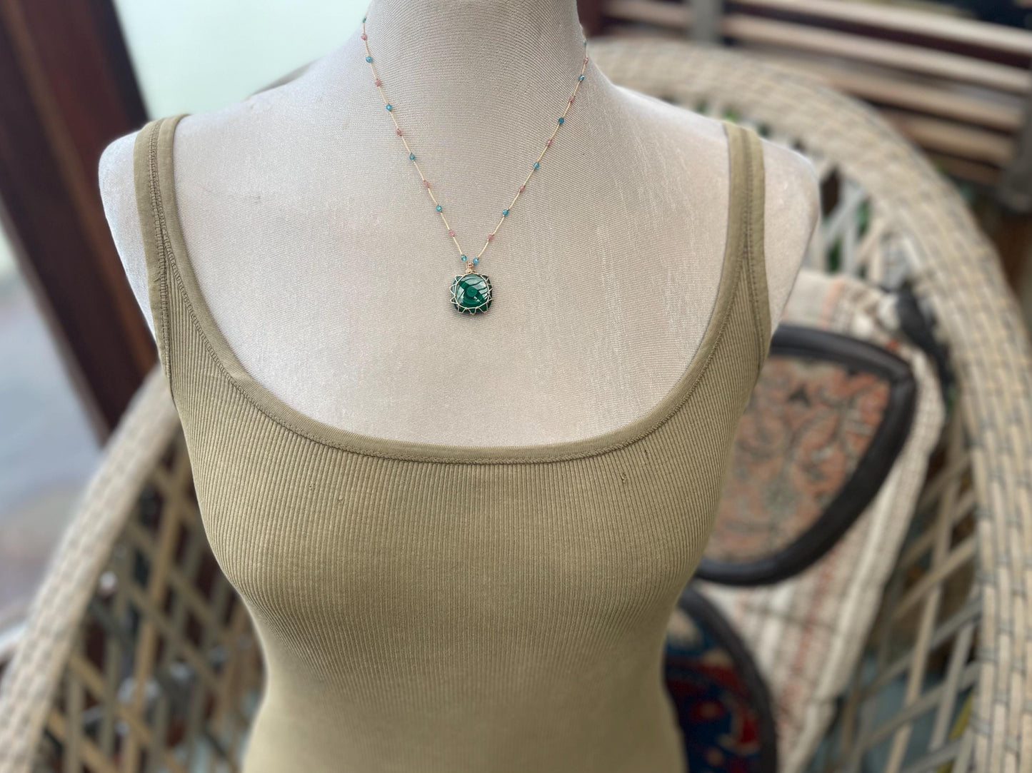 Stunning macrame malachite necklace, malachite pendant, green gemstone, Handmade gemstone necklace, boho gift for her. Macrame jewellery.