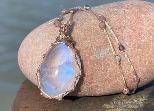 Stunning rainbow moonstone necklace, moonstone pendant, rainbow gemstone, Handmade gemstone necklace, boho gift for her. Macrame jewellery.