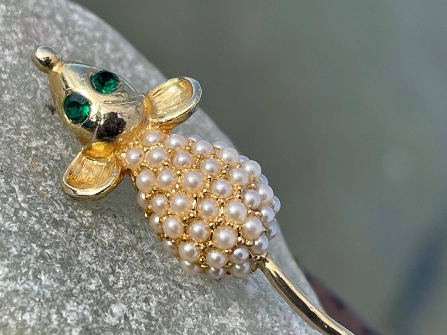 Mouse brooch, vintage brooch, vintage jewellery, retro jewellery, eco friendly gift for her, ethical jewellery, mouse jewellery