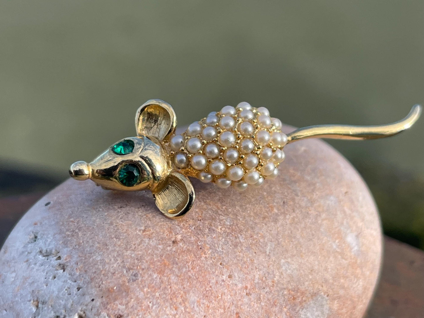 Mouse brooch, vintage brooch, vintage jewellery, retro jewellery, eco friendly gift for her, ethical jewellery, mouse jewellery