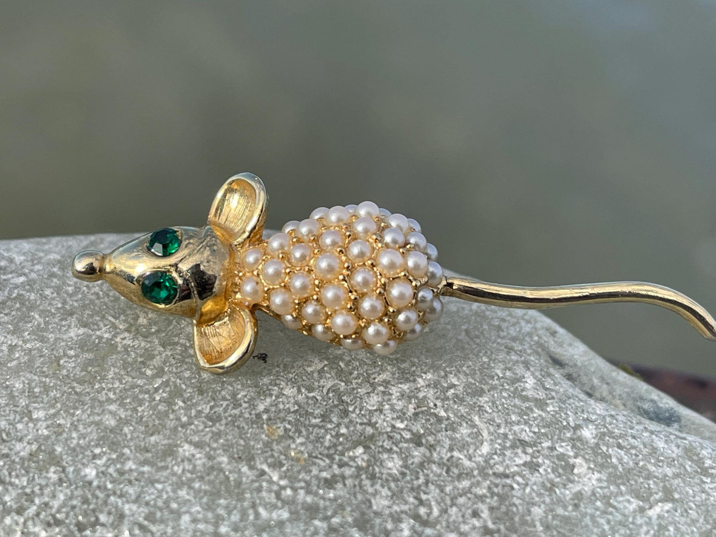 Mouse brooch, vintage brooch, vintage jewellery, retro jewellery, eco friendly gift for her, ethical jewellery, mouse jewellery
