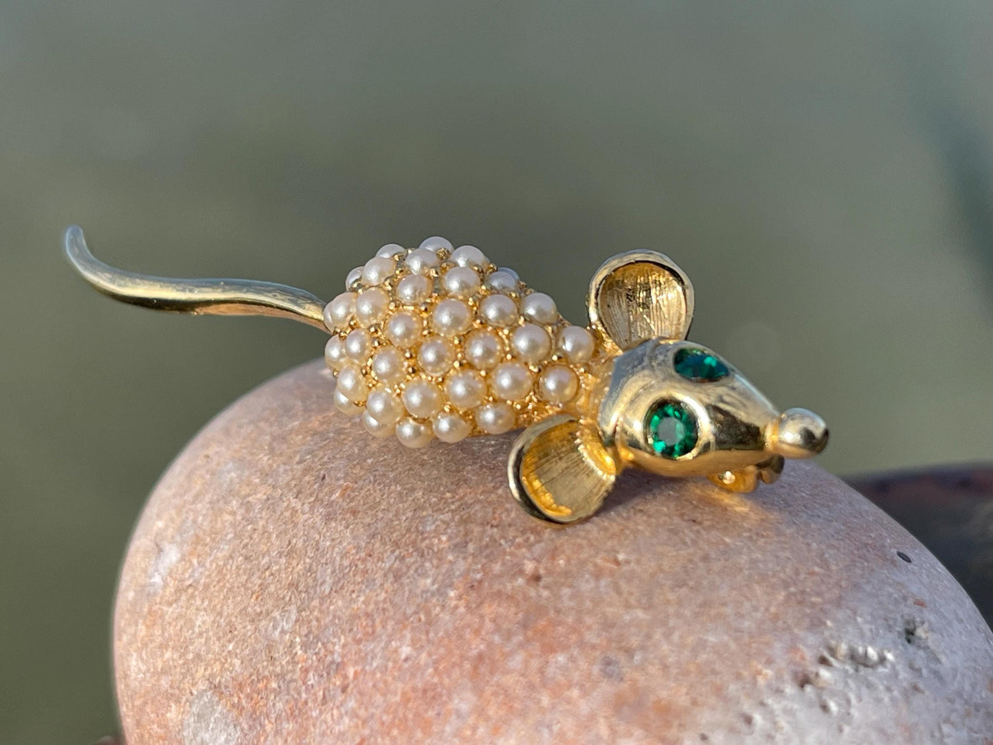 Mouse brooch, vintage brooch, vintage jewellery, retro jewellery, eco friendly gift for her, ethical jewellery, mouse jewellery