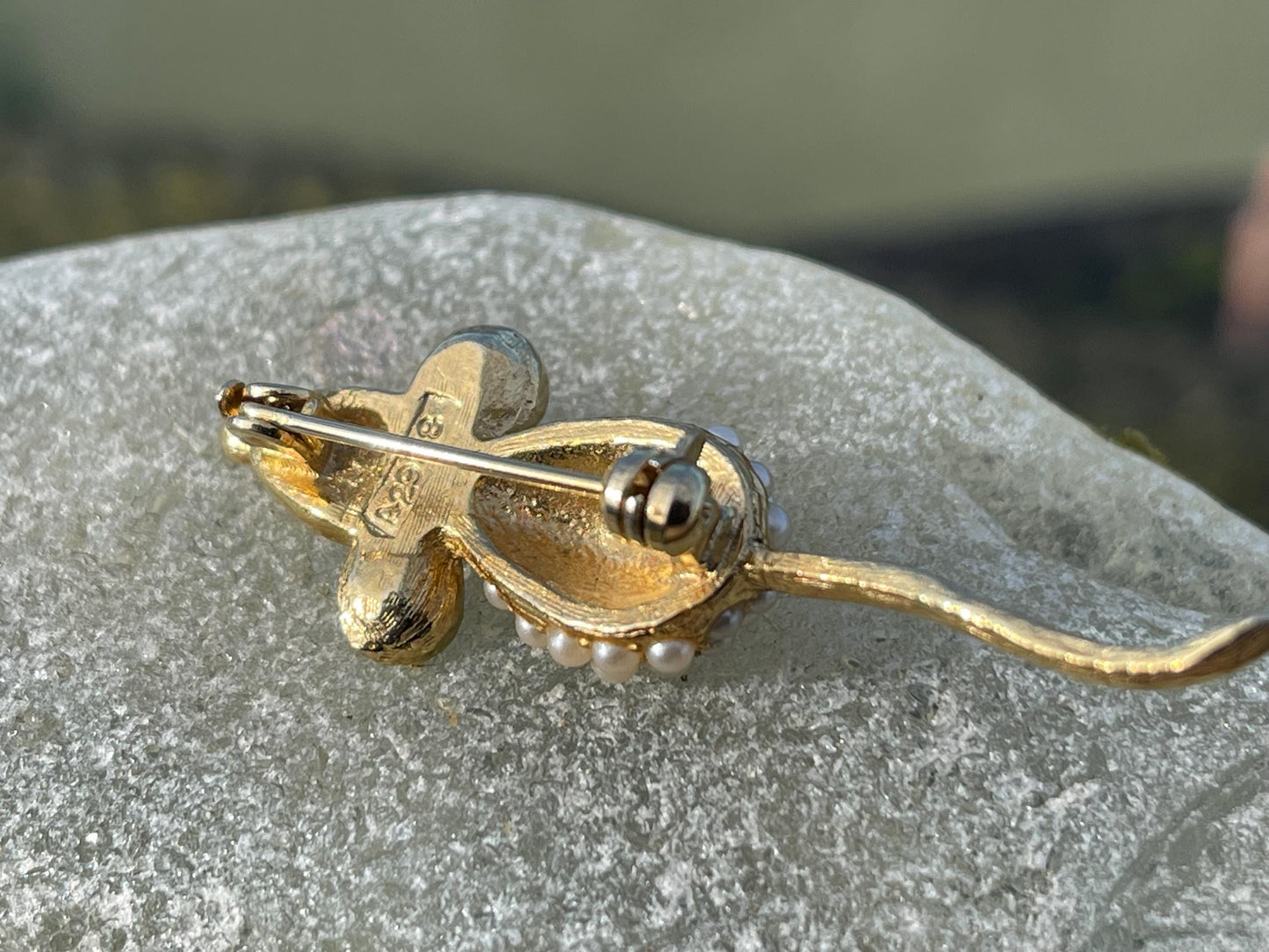 Mouse brooch, vintage brooch, vintage jewellery, retro jewellery, eco friendly gift for her, ethical jewellery, mouse jewellery